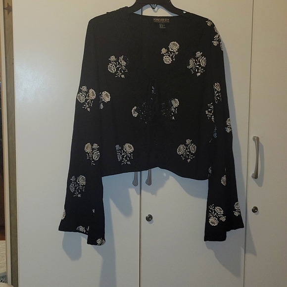 Forever 21 Tops - NWOT FOREVER 21 BLOUSE